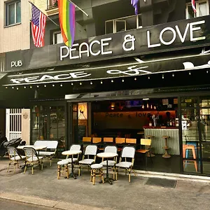 Peace & , París Francia